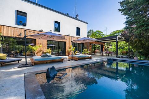 Luxury Bali on the outskirts of Paris 18 km