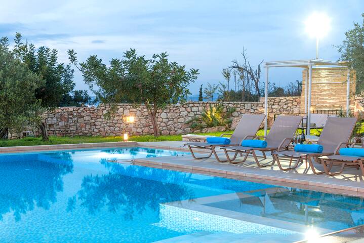 Cretan Lux Villa Heated Pool gallery image 4