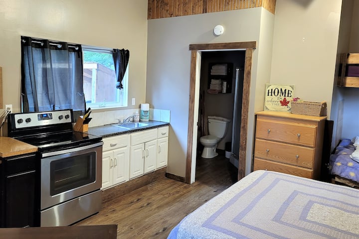 Bunkhouse Cabin With All The Amenities Of Home - Bellevue