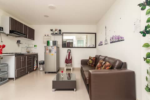 Airbnb con mejor rendimiento: 1. First-floor apartment, near Plaza Bolívar, Embassy en Engativá