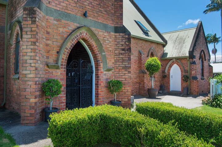 Barney Church House Insta @barneychurchhouse gallery image 2