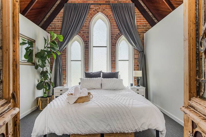 Barney Church House Insta @barneychurchhouse gallery image 4