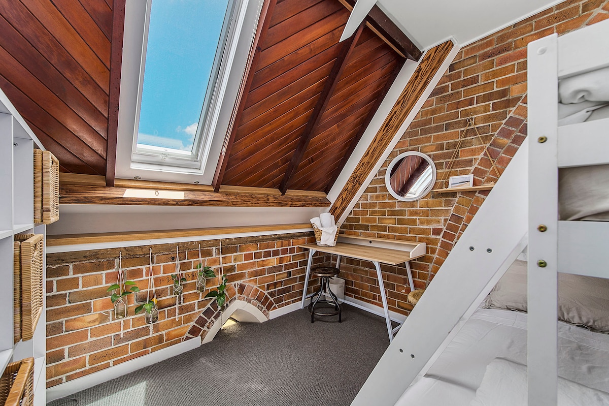 Спална соба 2, двоен кревет со единечен кревет на спрат