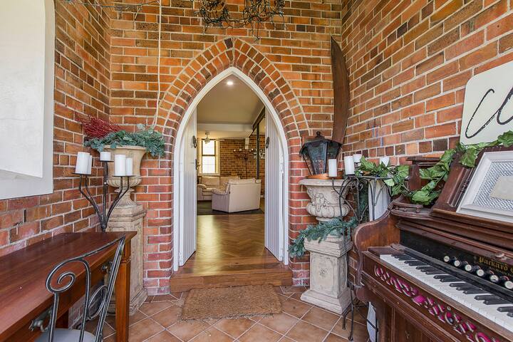 Barney Church House Insta @barneychurchhouse gallery image 3