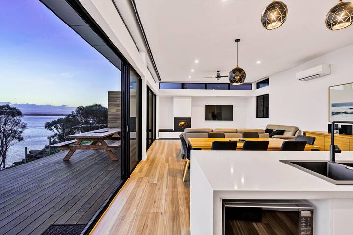 Freycinet Coastal Retreat gallery image 4