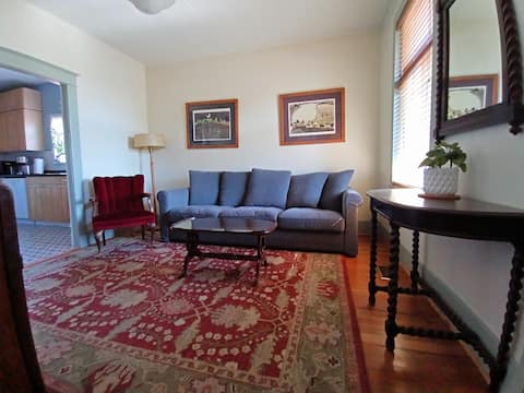 Popular Airbnb listing: Strathcona Heritage Coach House in Strathcona