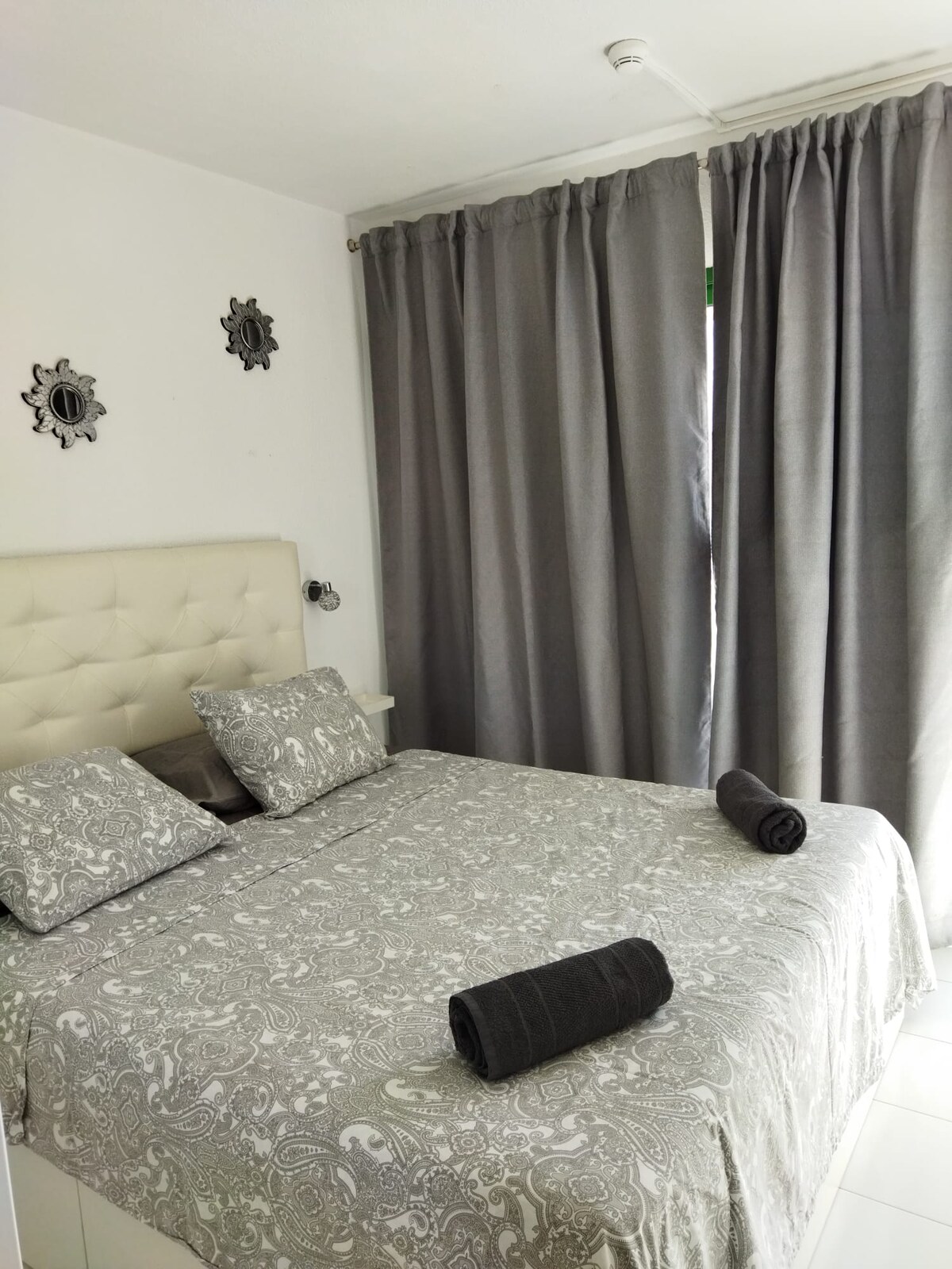 การเข้าถึงระเบียงจากห้องนอน