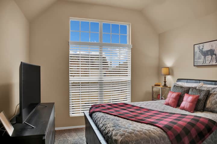 Kitanda cha Malkia, 65 katika, Smart Tv