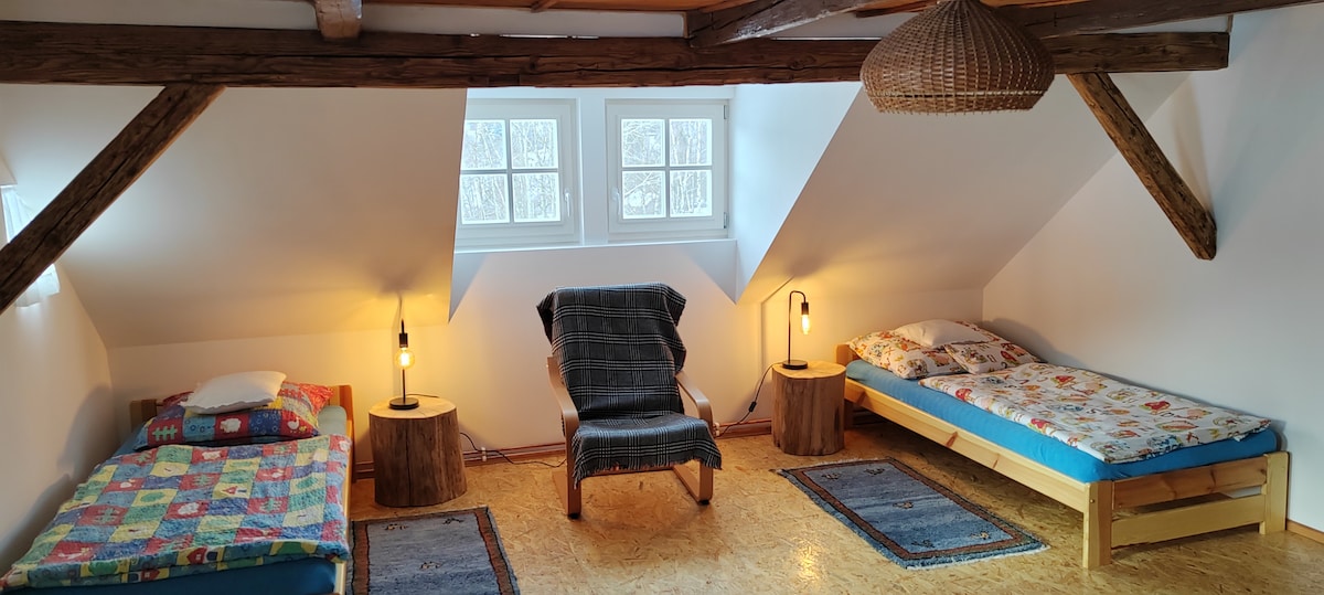 غرفة النوم - سريران مفردان