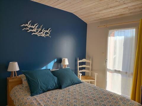 Popular Airbnb listing: Nice 3* cottage 5 km from the beaches in Saint Michel Chef Chef