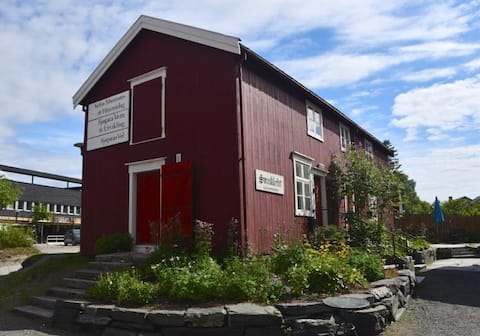 SVENSKELOFTET - The cultural workshop Sjøgata in the center