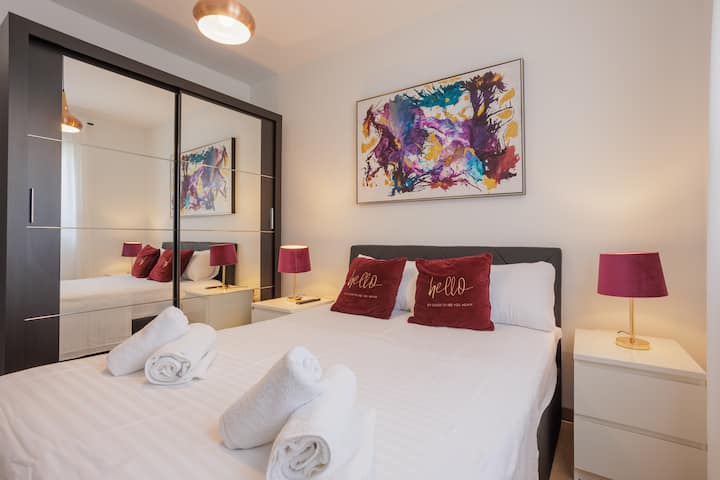 Second Floor Room No 3  
70'' TV with Netflix, Youtube, 800 World Wide channels IPTV