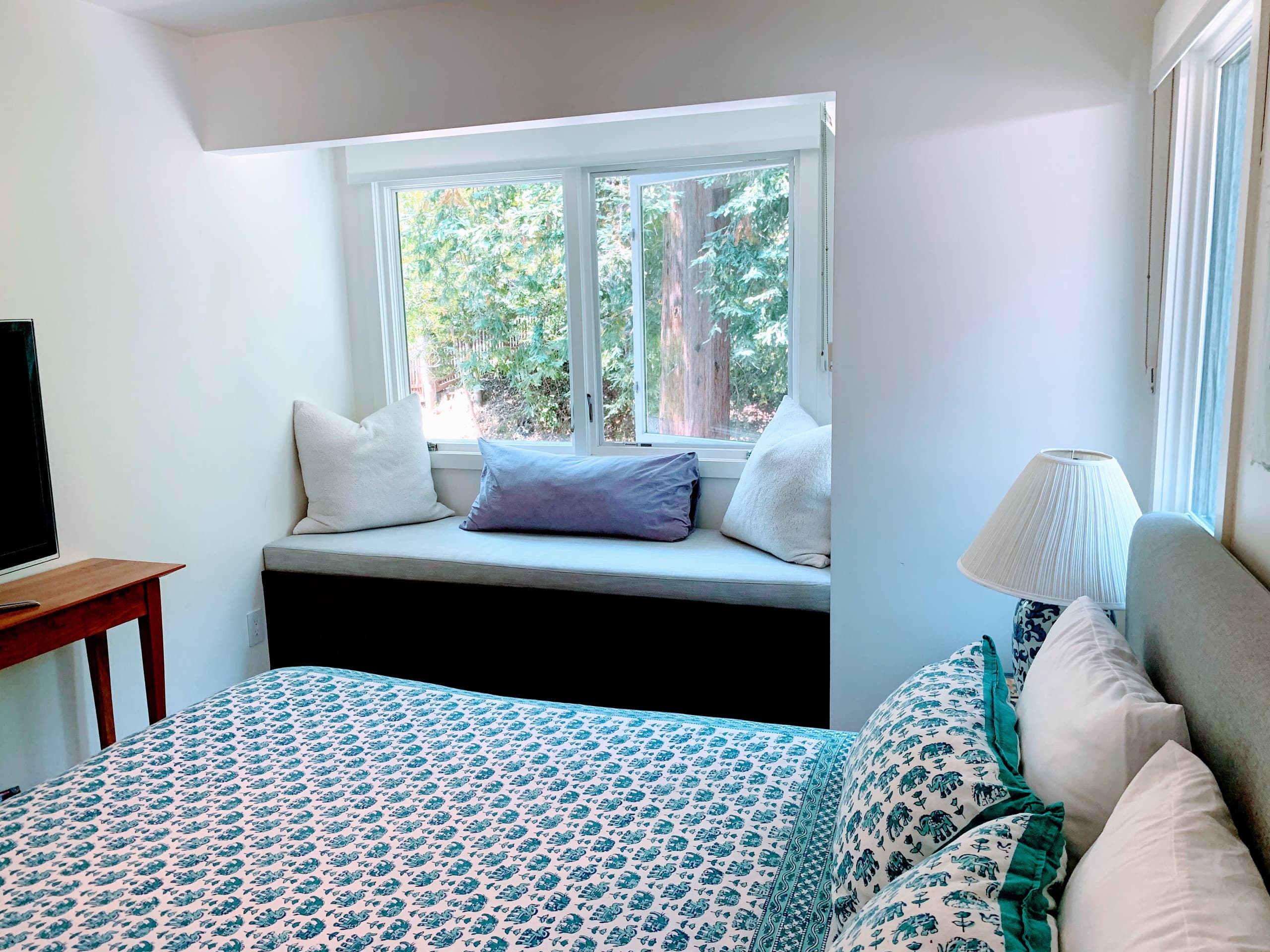 Sunny Redwood Guesthouse, Walk to Downtown - Photo 10