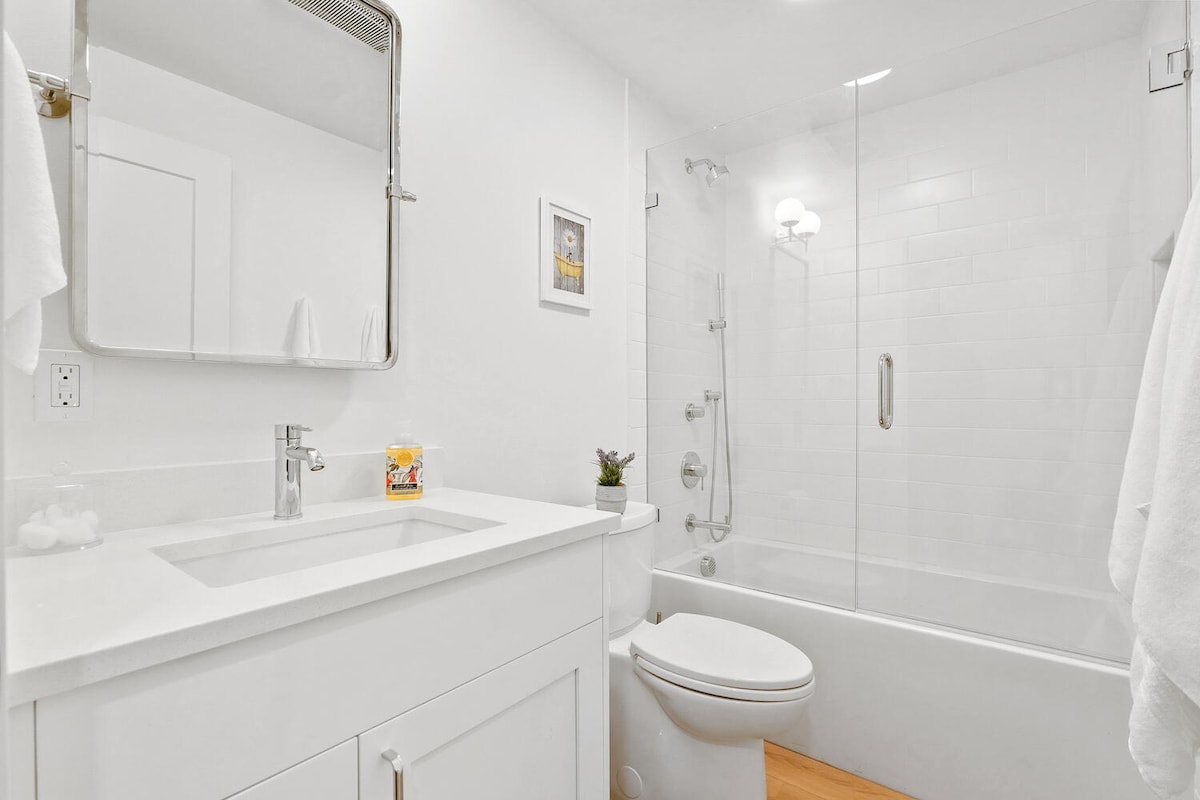 Fully Remodeled, near UW & Children’s Orthopedic