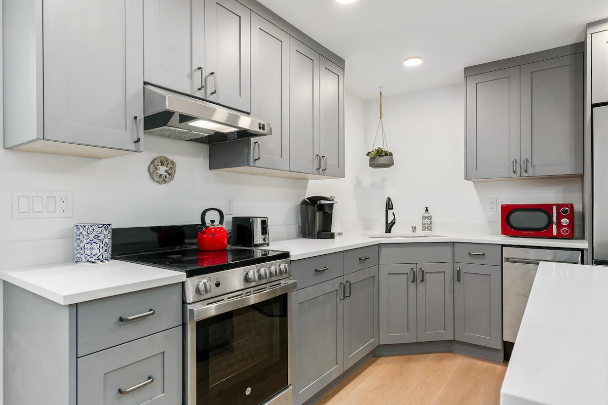 Fully Remodeled, near UW & Children’s Orthopedic