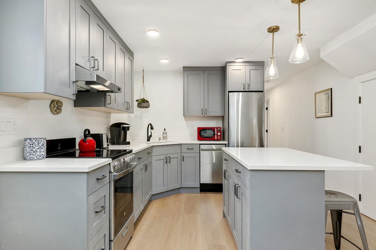 Fully Remodeled, near UW & Children’s Orthopedic