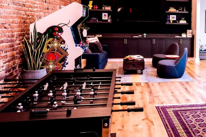 Loft Penthouse w/ City View 1 block from Broadway gallery image 5