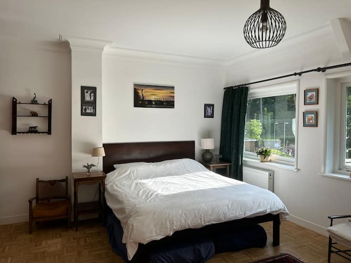 חדר שינה ראשי (180 ס"מ)