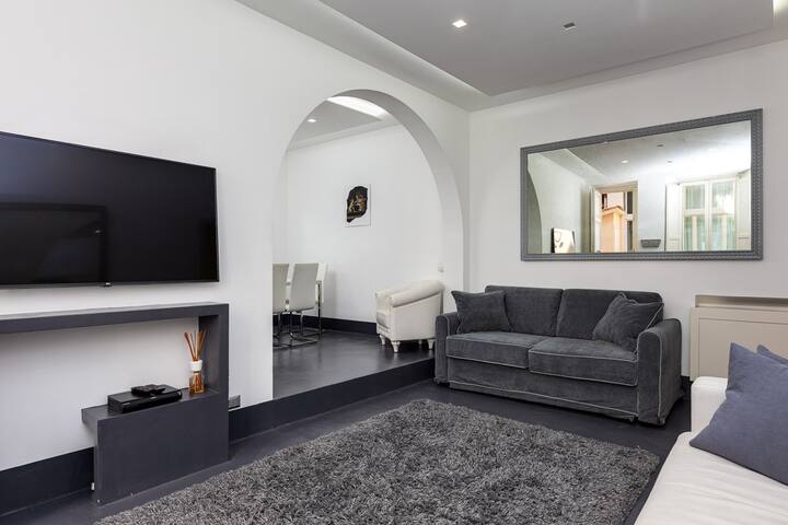 White Style Alcove gallery image 2