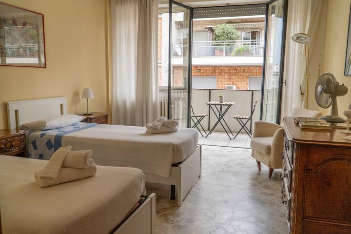 via Sparano Suite Shopping adiacente la Stazione gallery image 5