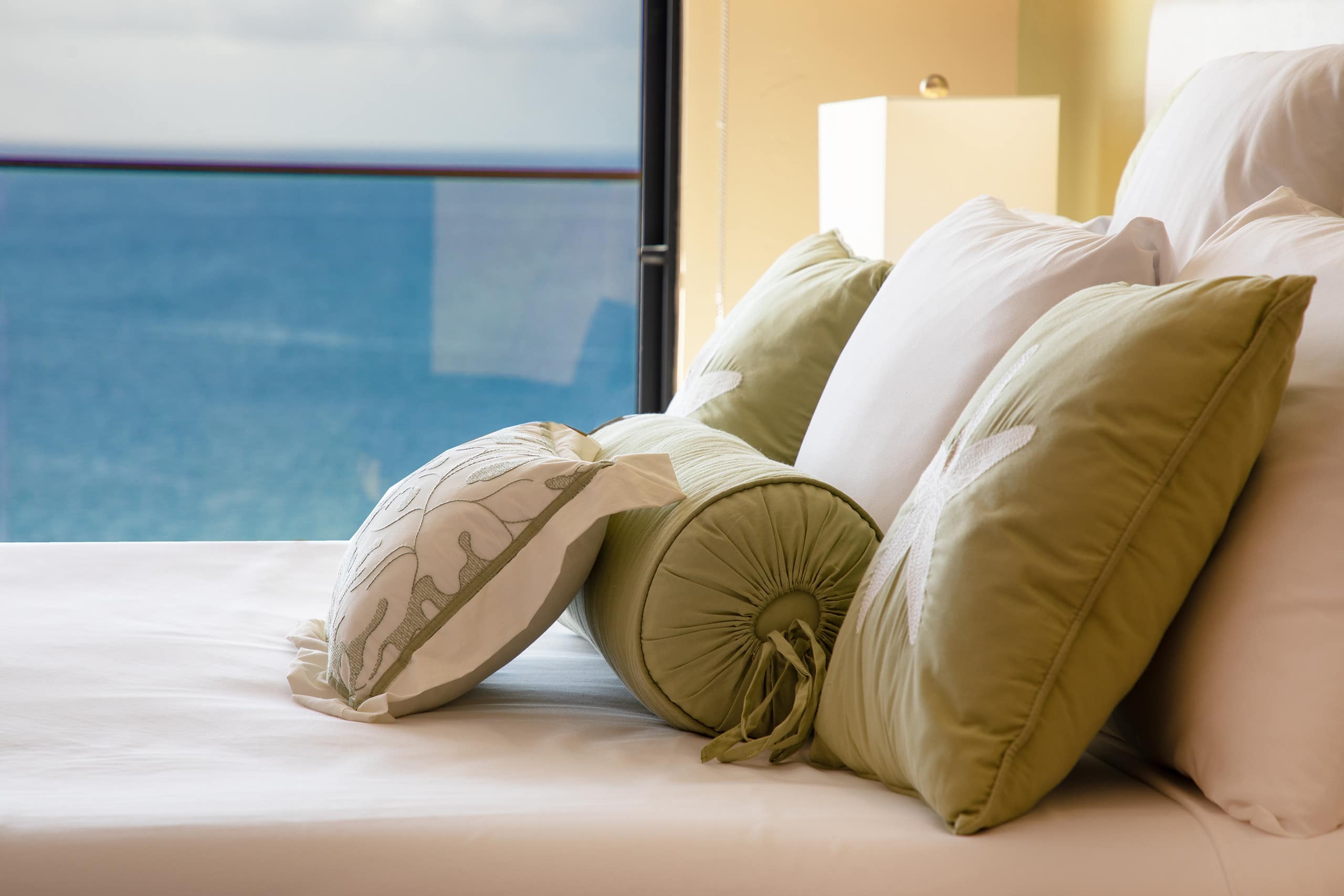 Condo in Lahaina · ★4.94 · 1 bedroom · 2 beds · 2 baths - Image 13