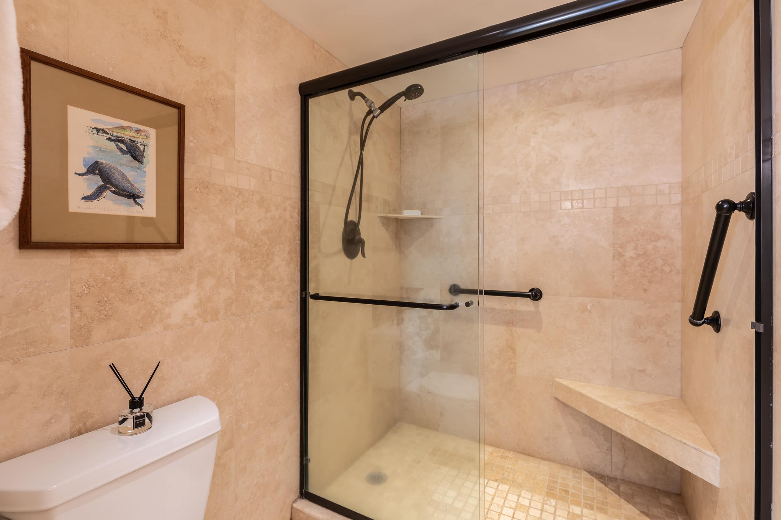 Condo in Lahaina · ★4.94 · 1 bedroom · 2 beds · 2 baths - Image 14