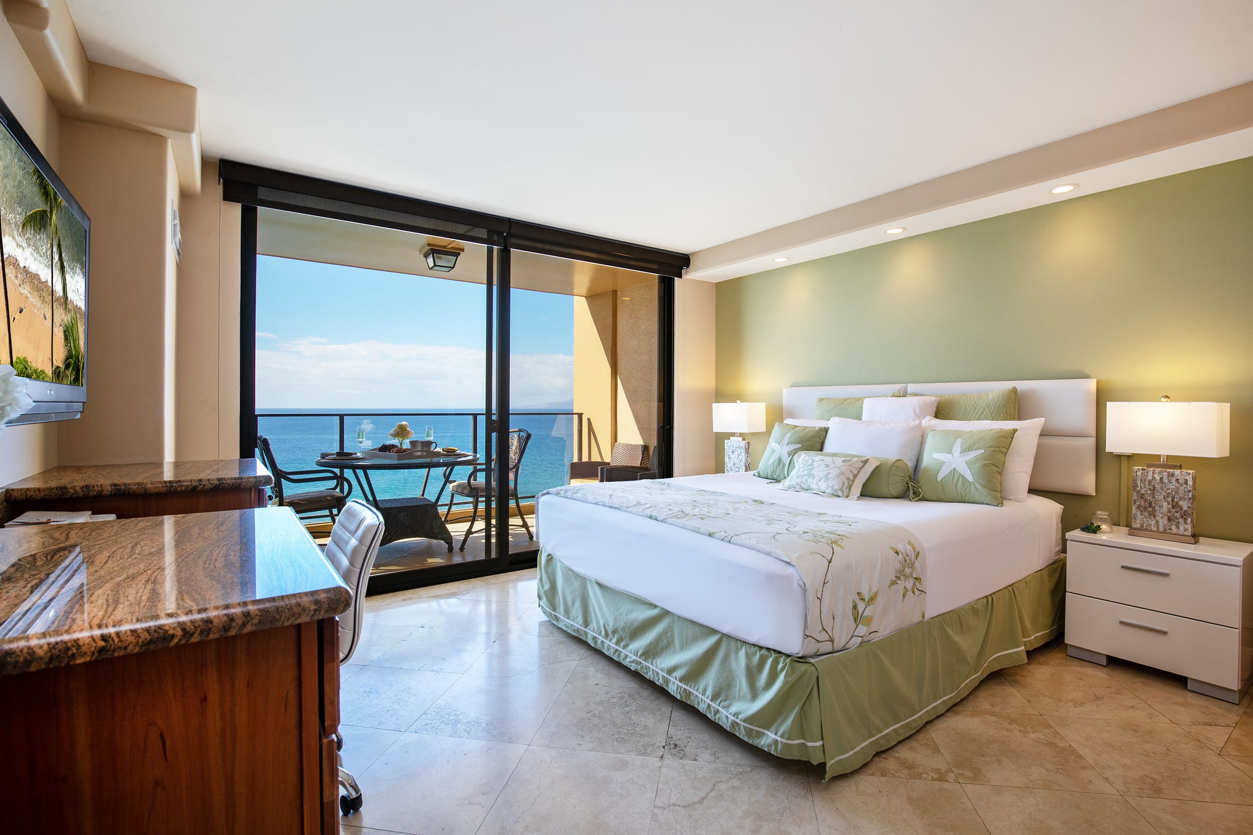 Condo in Lahaina · ★4.94 · 1 bedroom · 2 beds · 2 baths - Image 8