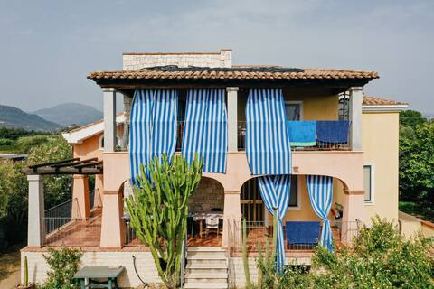 Detached villa for large groups 12+