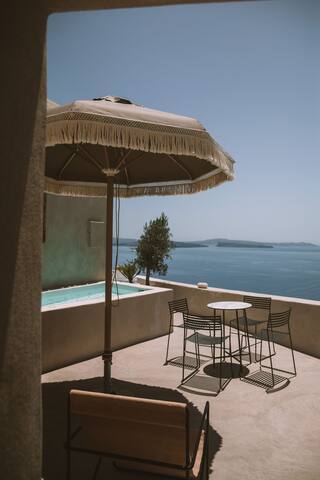 The Blue Domes Cave House by Spitia Santorini gallery image 2