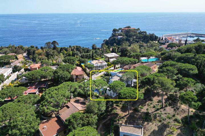 ★ CoastalVillas – Villa La Calma ★ beach luxury gallery image 4