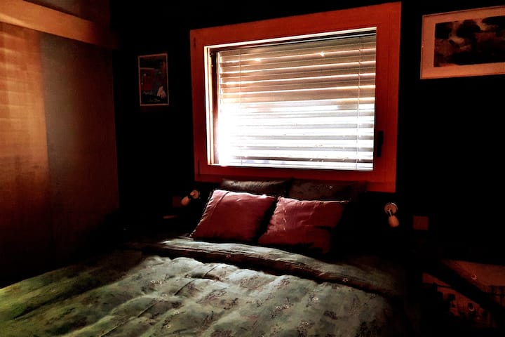 საძინებელი 1