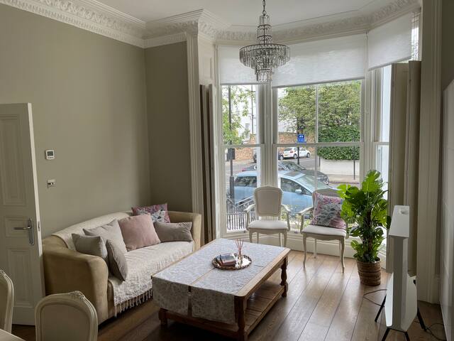 Stylish 3-bedroom flat in Kensington