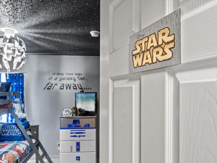 Star Wars Bedroom - Twin over Double Bunk