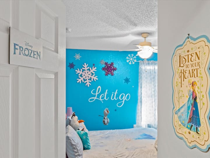 Frozen Bedroom - Queen Sized
