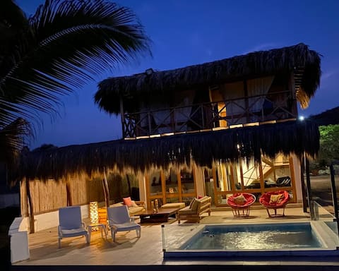 Family house facing the sea in Canoas de Punta Sal