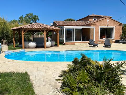 Large villa in the sun, heated pool sauna sea