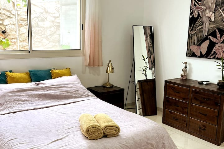 Bedroom 1 - Double bed