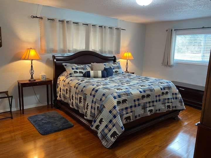 ห้องนอนใหญ่ - เตียงคิงไซส์