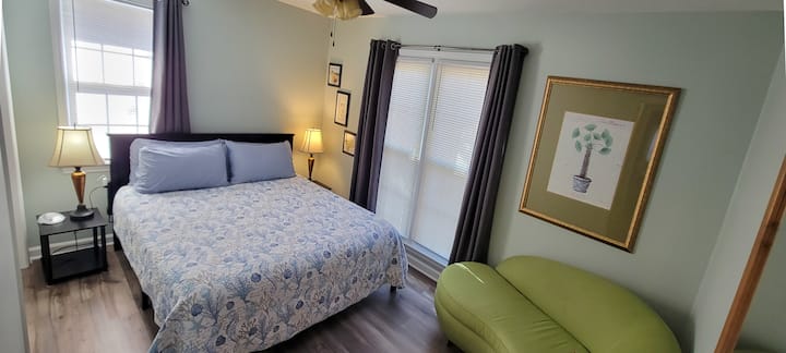 BR 3 - Sleep relaxed in this king bed at night & just chill on the chaise lounge during the day