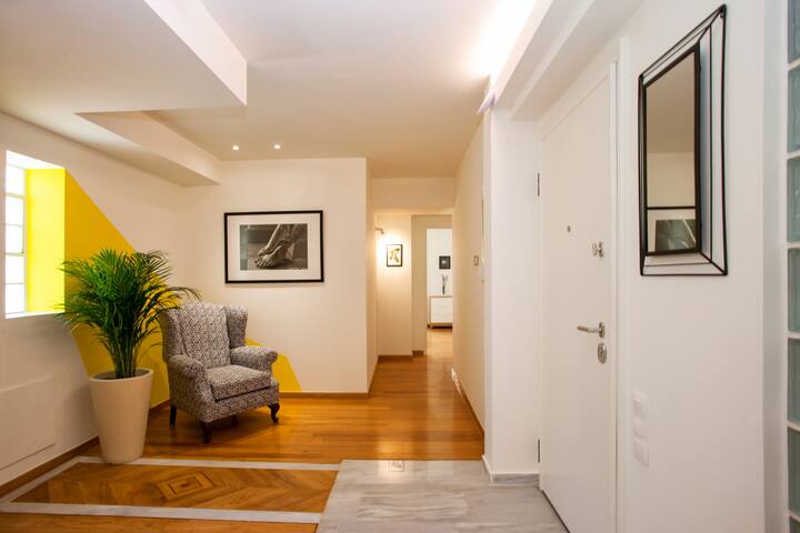 Stylish 5bd-5ba Apt/Acropolis View/Ideal Location gallery image 2