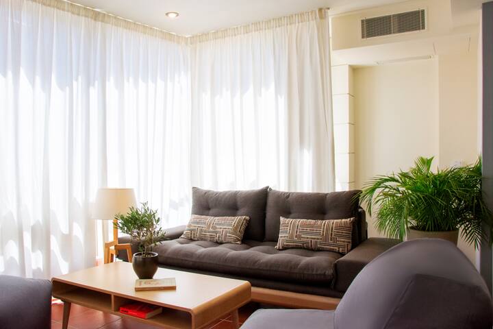 Stylish 5bd-5ba Apt/Acropolis View/Ideal Location gallery image 5