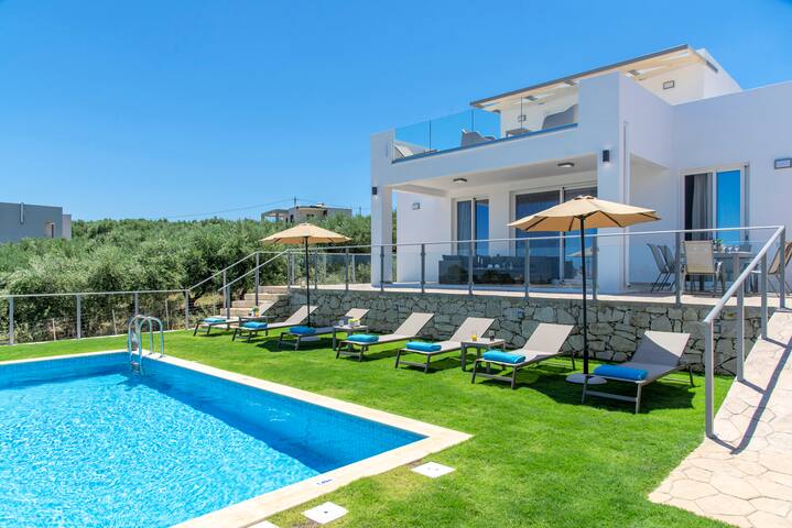 Costa Maris Villa with Private Pool gallery image 3