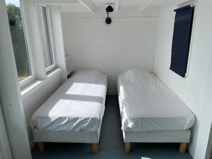 4号卧室海景 
1张双人床160或2张单人床 