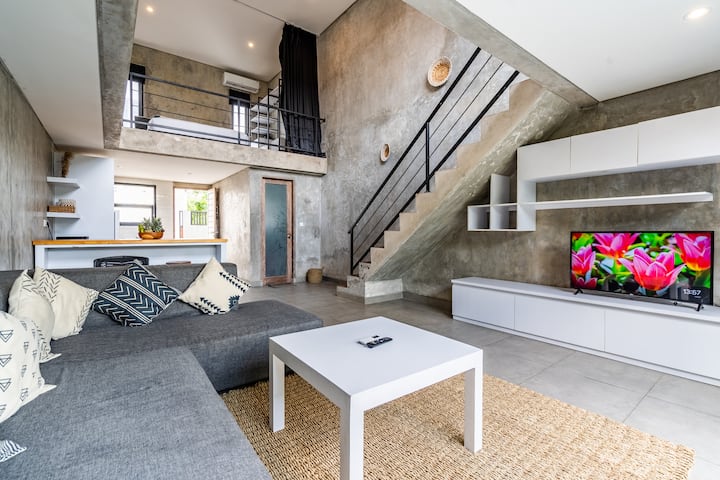 Berawa Loft W/ Pool | Steps To Finns & Beach La - Canggu