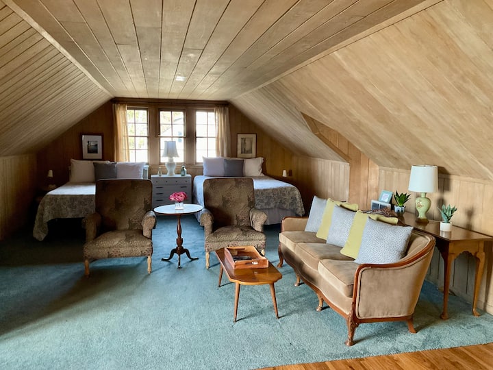 Lake Michigan | Dog Friendly Condo | The Game Room - Leland, MI