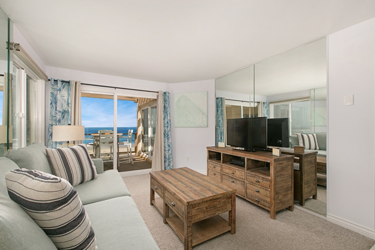 Vypočujte si rozbíjajúce sa vlny z pohodlnej pohovky (po menšiu manželskú pohovku).