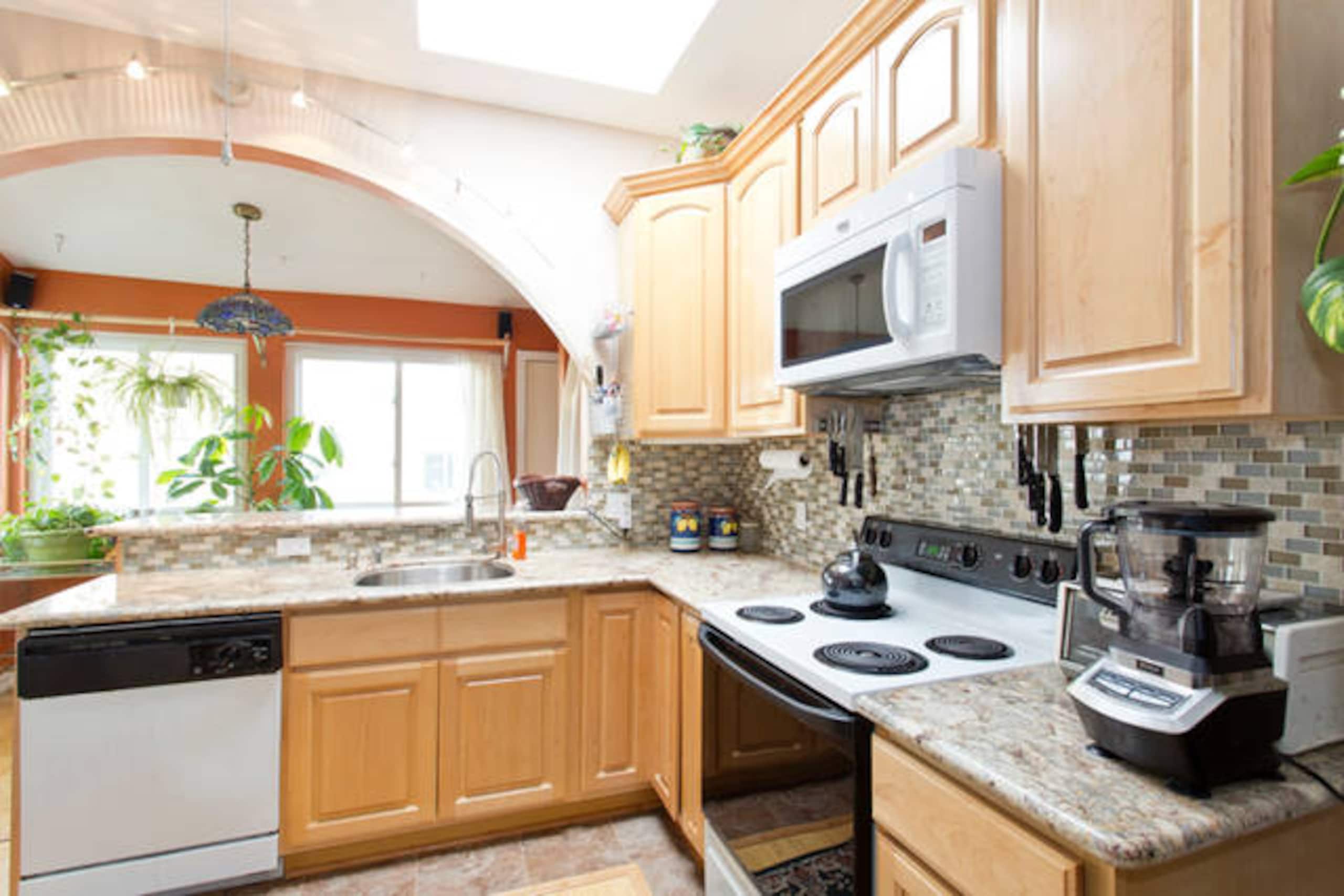 Condo in San Francisco · ★4.93 · 3 bedrooms · 4 beds · 2 baths - Image 13