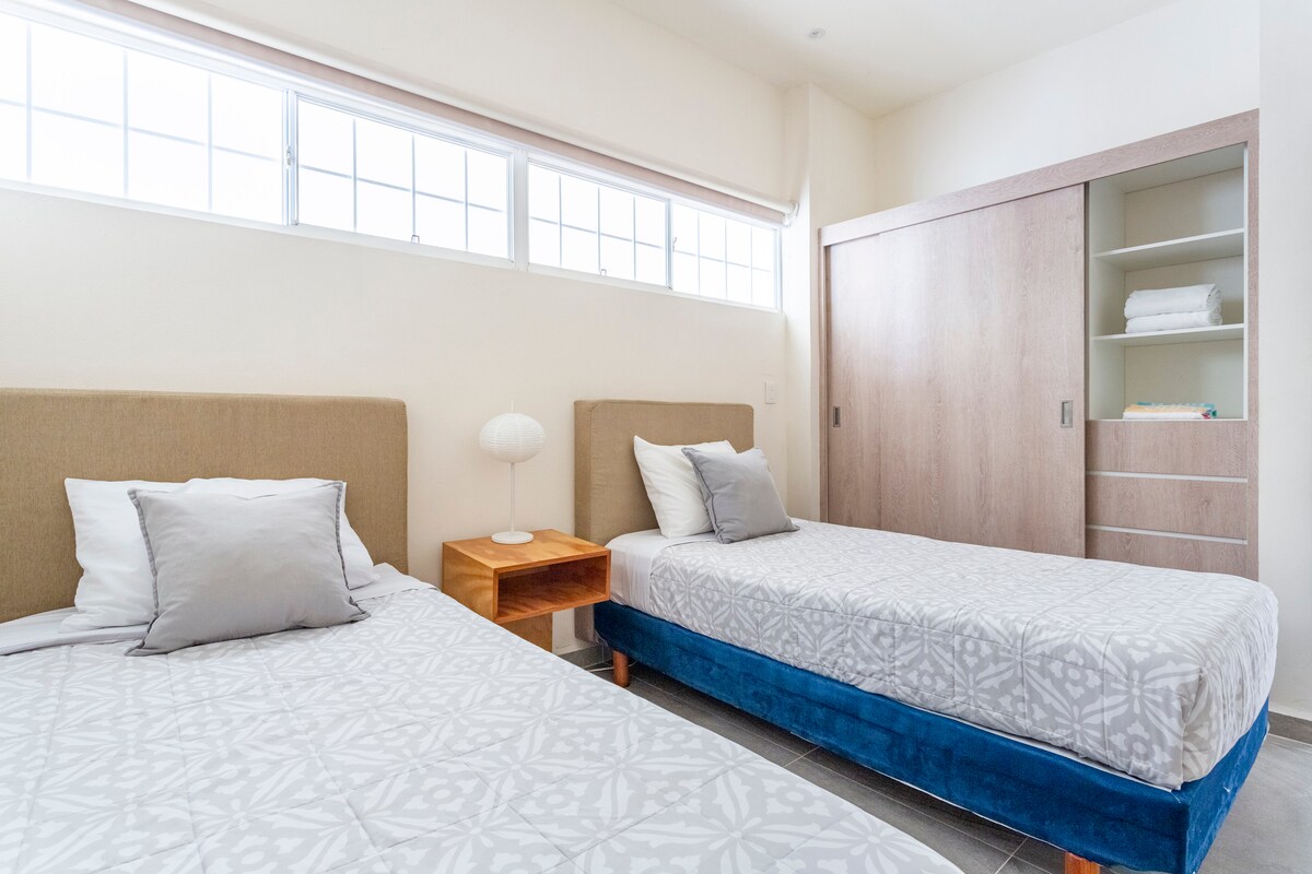 Tretia spálňa.
Má dve samostatné postele, všetky naše matrace sú maximálne pohodlné.