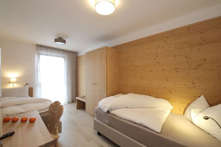 Schlafzimmer 2
Bedroom 2