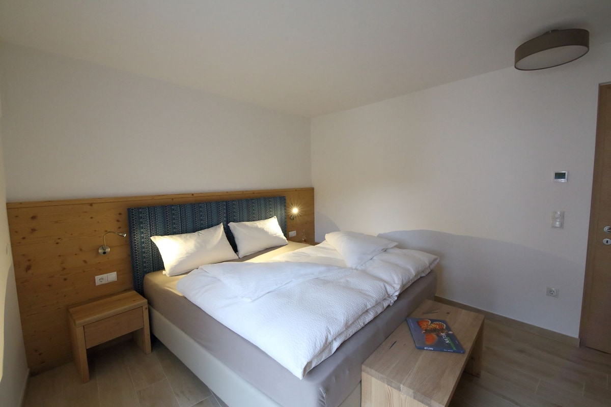 Schlafzimmer 1
Bedroom 1